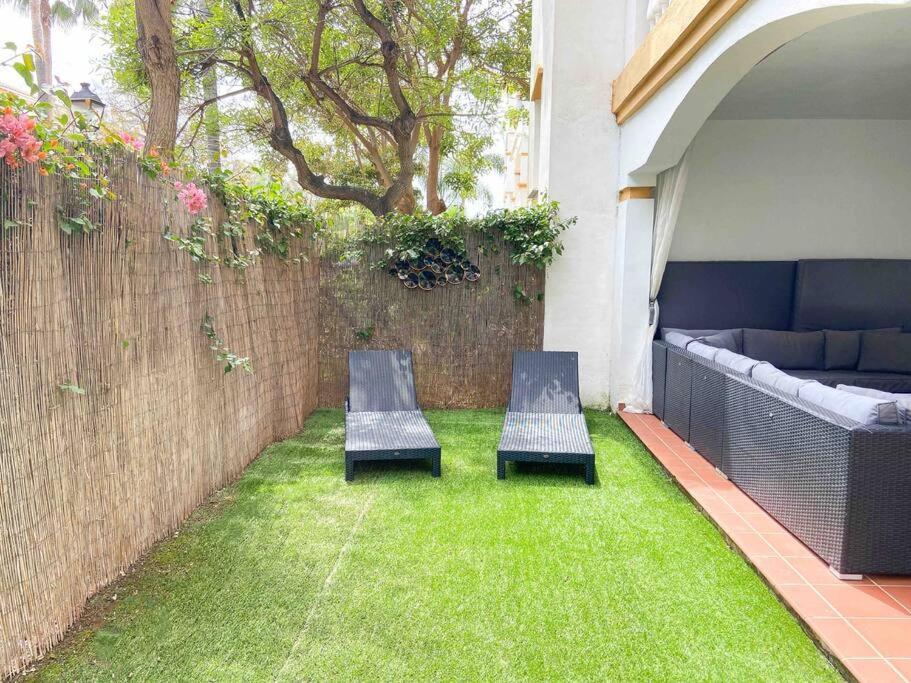 Luxurious 2 Bedroom Apartment, Puerto Banus, Two Beautifull Swimmingpools
